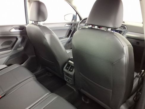 Used 2020 Volkswagen Tiguan SE w/ Panoramic Sunroof Package AWD/4WD image 10