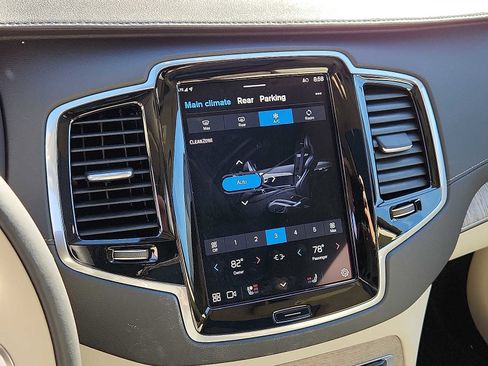 Certified 2024 Volvo XC90 T8 Ultimate w/ Protection Package Premier image 15