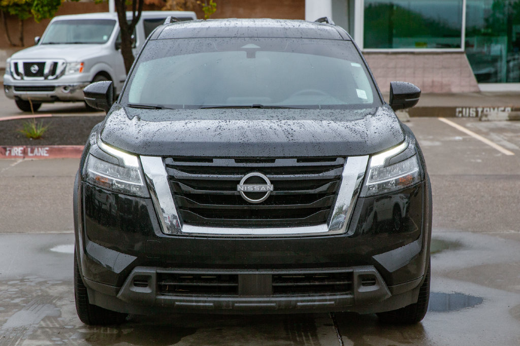 Used 2022 Nissan Pathfinder SV FWD image 3