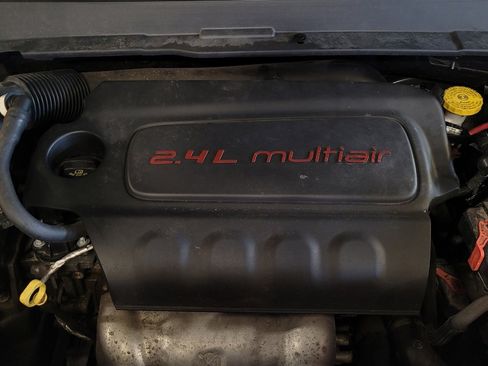 Used 2018 Jeep Compass Latitude FWD image 30