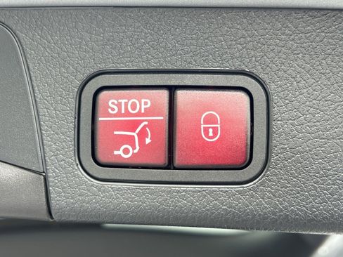 New 2026 Mercedes-Benz GLB 250 4MATIC image 32