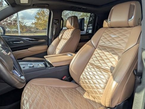 Used 2021 Cadillac Escalade ESV Premium Luxury w/ Driver Assist Tech Package image 5