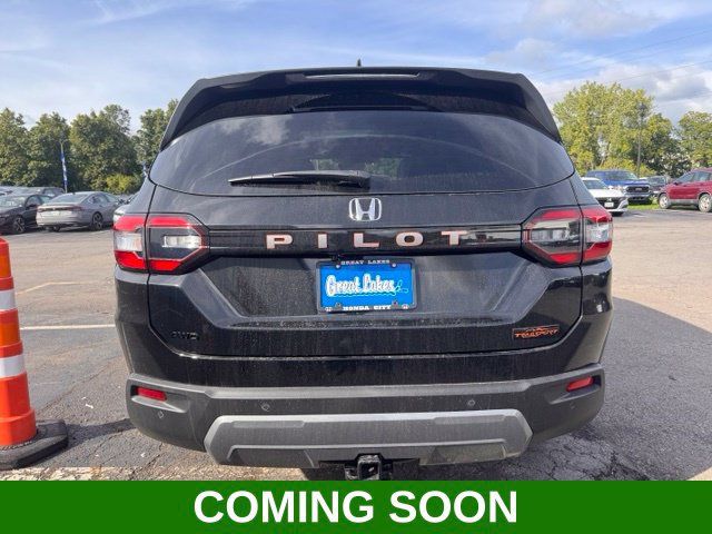 Used 2026 Honda Pilot TrailSport image 3