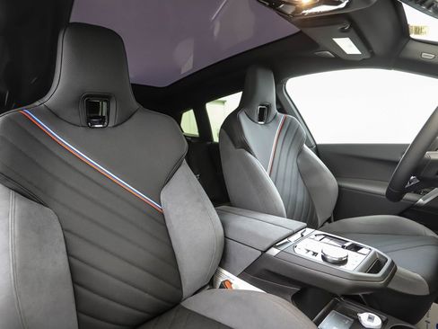 New 2026 BMW iX xDrive60 w/ M Sport Package image 32