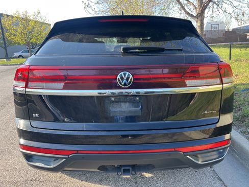 Used 2025 Volkswagen Atlas Cross Sport SE image 6