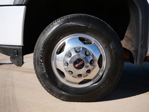 Used 2022 GMC Sierra 3500 Denali w/ Denali Ultimate Package image 10