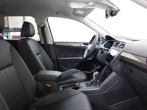 Used 2023 Volkswagen Tiguan SE FWD image 21