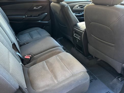 Used 2023 Chevrolet Traverse LT image 20