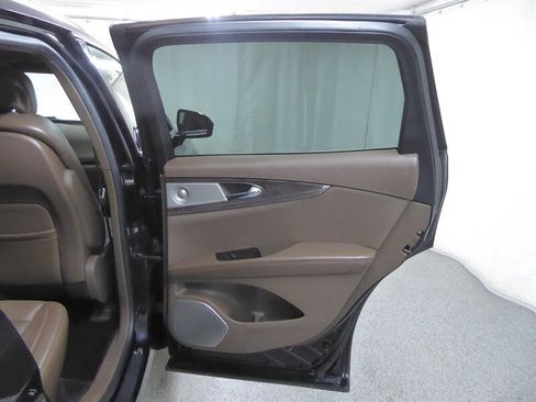 Used 2016 Lincoln MKX Reserve w/ Luxury Package AWD/4WD image 30