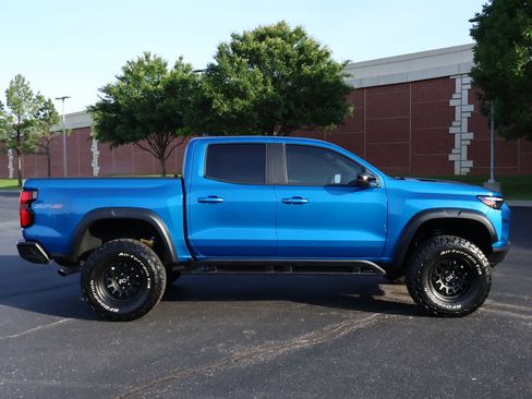 Used 2023 Chevrolet Colorado ZR2 w/ ZR2 Convenience Package III AWD/4WD image 38