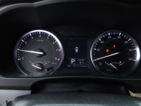 Used 2015 Toyota Highlander LE image 28