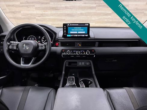 Used 2025 Honda Pilot EX-L image 2