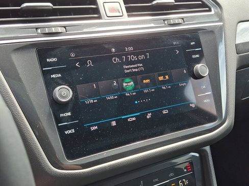 Certified 2023 Volkswagen Tiguan SE R-Line FWD image 17