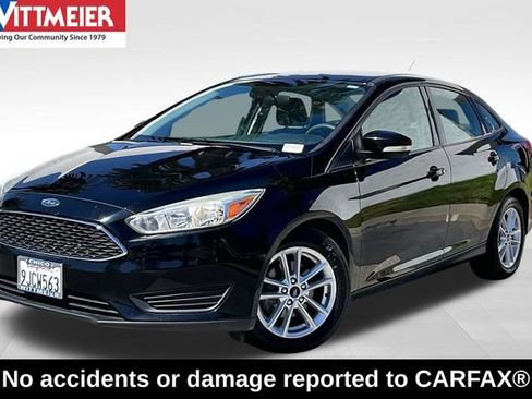 Used 2016 Ford Focus SE FWD image 1