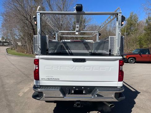 Used 2025 Chevrolet Silverado 2500 W/T w/ WT/CX Safety Package AWD/4WD image 6