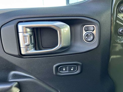 Used 2021 Jeep Wrangler Unlimited Sport AWD/4WD image 14