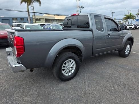 Used 2017 Nissan Frontier SV image 7