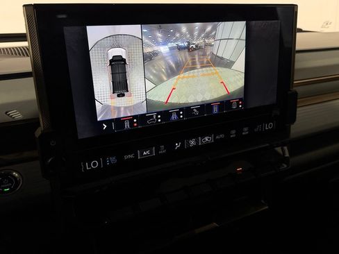 Used 2025 GMC Hummer EV 3X w/ Extreme Off-Road Package AWD/4WD image 17