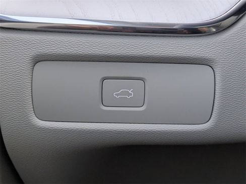 New 2026 Volvo XC60 B5 Ultra w/ Protection Package Premier image 34