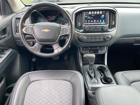 Used 2018 Chevrolet Colorado Z71 AWD/4WD image 9