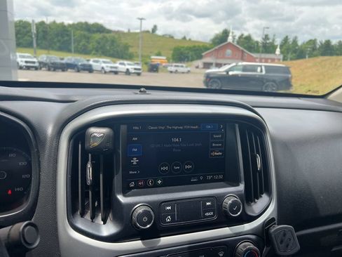Used 2020 Chevrolet Colorado LT w/ Safety Package RWD image 9