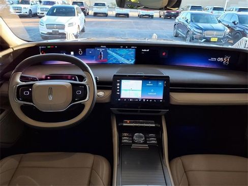 Certified 2025 Lincoln Nautilus Premier image 4
