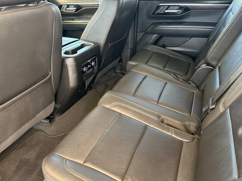 Used 2025 Chevrolet Tahoe LT AWD/4WD image 12