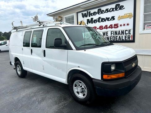 Used 2015 Chevrolet Express 2500 image 2