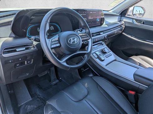 Used 2025 Hyundai Palisade SEL FWD image 13