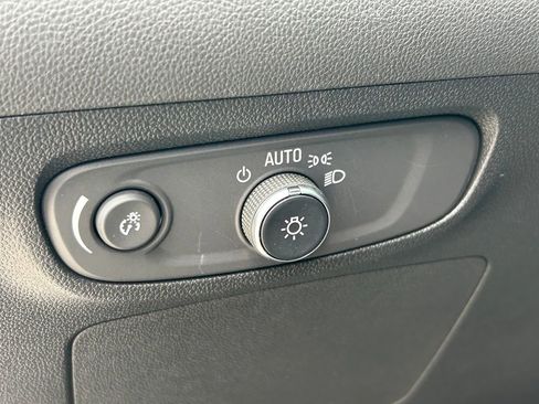 Used 2025 Buick Encore GX Preferred FWD image 23