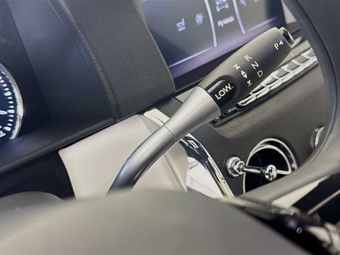 Certified 2021 Rolls-Royce Cullinan AWD/4WD image 15