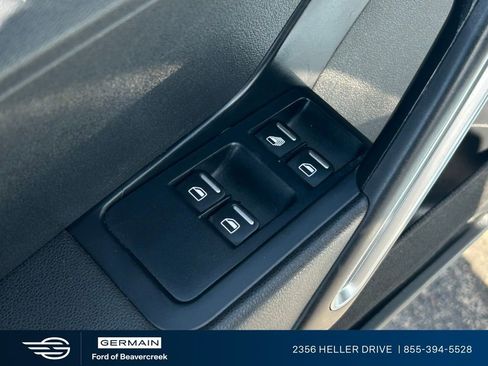 Used 2013 Volkswagen Beetle TDI FWD image 16