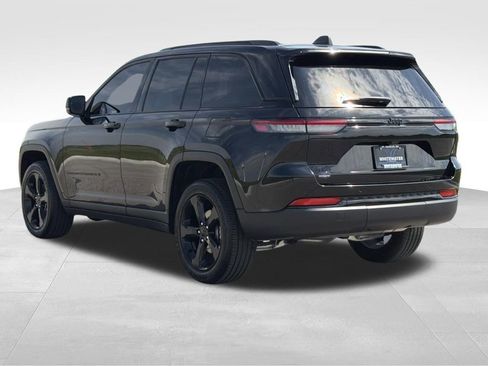 Used 2024 Jeep Grand Cherokee Altitude AWD/4WD image 28