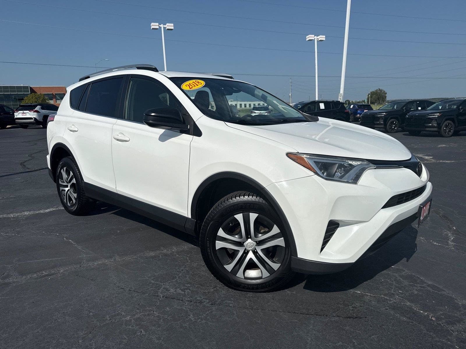 Used 2018 Toyota RAV4 LE w/ Carpet Mat Package AWD/4WD image 2