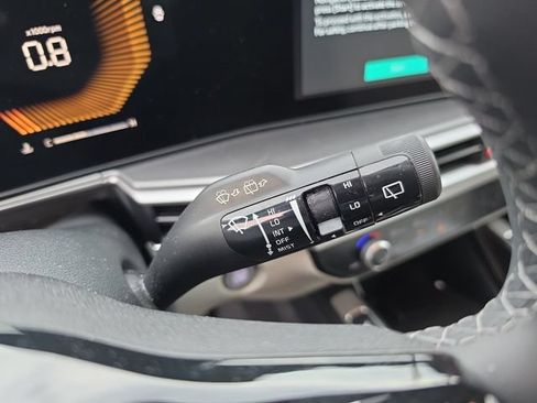 Certified 2025 Kia Sorento S FWD image 21