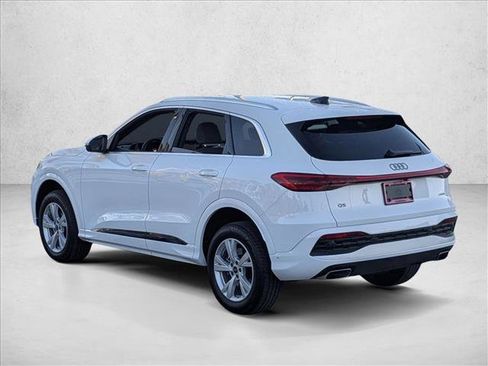 Certified 2025 Audi Q5 Premium w/ Convenience Package image 8