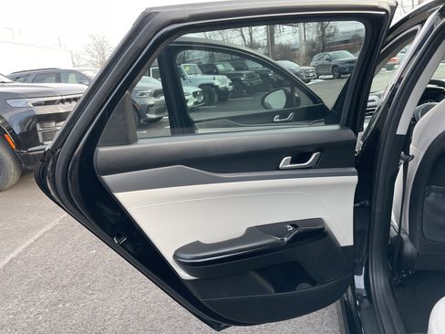 Used 2021 Kia K5 LXS image 26