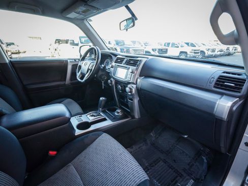Used 2015 Toyota 4Runner SR5 image 22