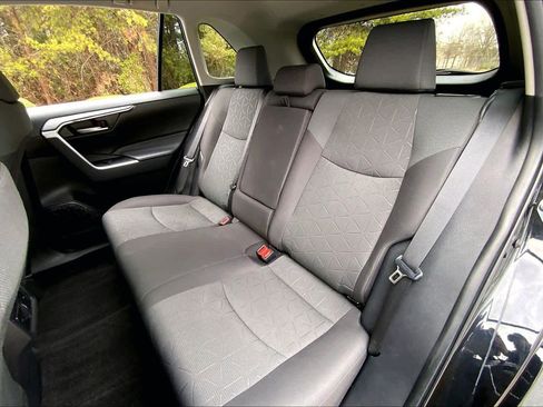 Used 2023 Toyota RAV4 XLE image 40