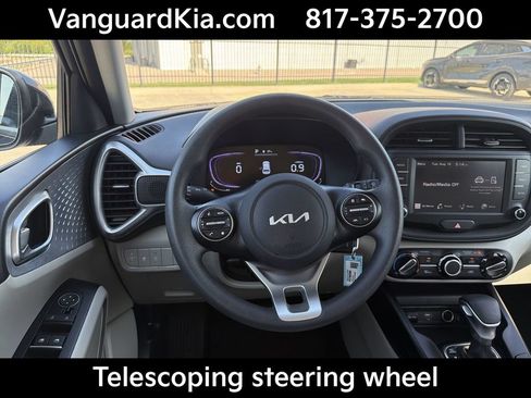 Certified 2025 Kia Soul LX w/ LX Technology Package FWD image 13