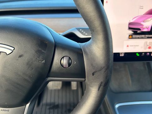 Used 2023 Tesla Model Y Long Range AWD/4WD image 19