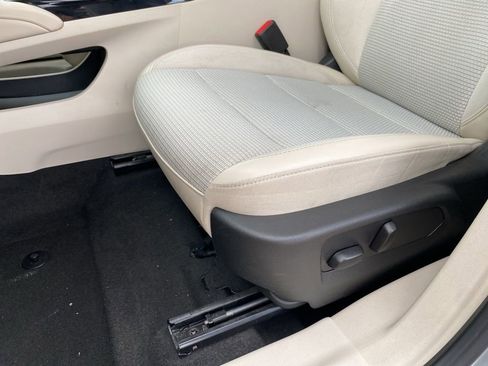 Used 2023 Buick Envision Preferred image 25