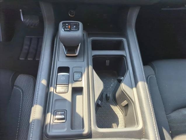 Used 2025 Nissan Pathfinder S FWD image 16