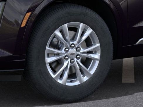 New 2025 Cadillac XT6 Luxury image 9
