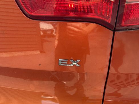 Used 2011 Kia Sportage EX w/ Premium Pkg w/Leather Seats image 10