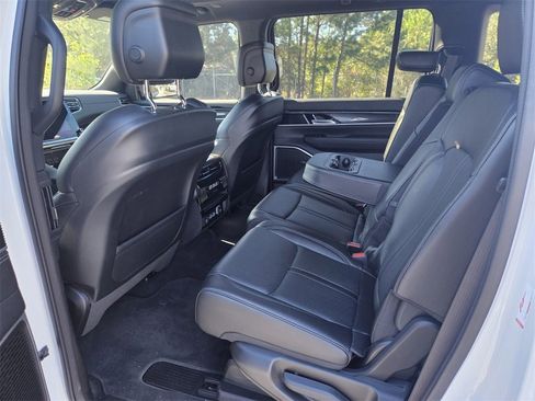 New 2024 Jeep Wagoneer 2WD w/ Premium Group I image 11