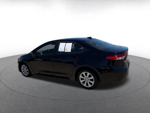 Used 2025 Toyota Corolla LE FWD image 9
