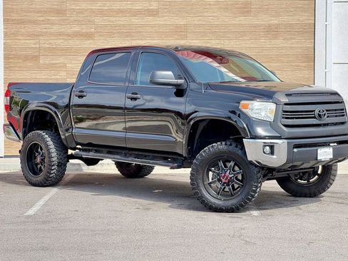 Used 2017 Toyota Tundra SR5 w/ SR5 Upgrade Package AWD/4WD image 2
