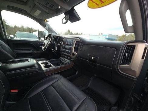 Used 2017 GMC Sierra 3500 Denali w/ Duramax Plus Package image 31