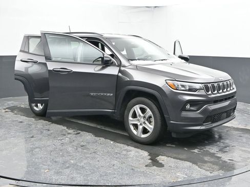 Used 2024 Jeep Compass Latitude image 51